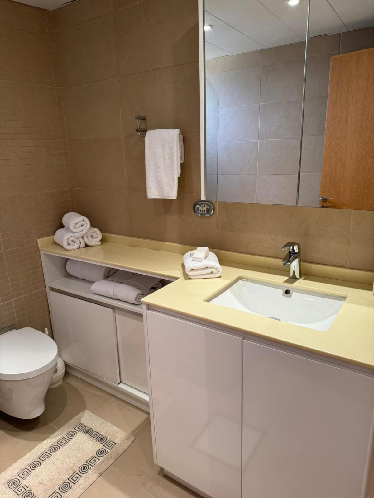 11 Suites - Golden Sunrise Suite Larnaca Room photo